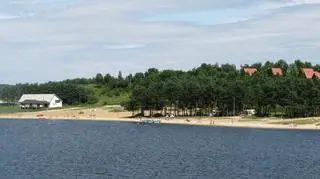 Strażacy szukają mężczyzny na jeziorze Chańcza