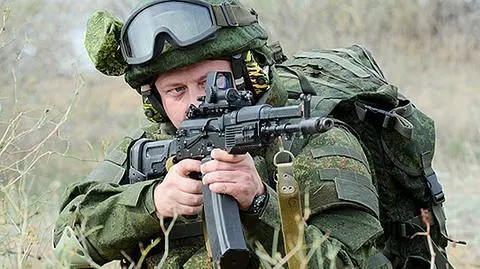 Rosyjski "żołnierz przyszłości" wejdzie na poligon w grudniu