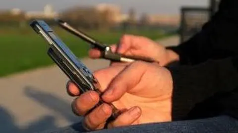 Chcieli napisać do dilera, sms trafił do policjanta