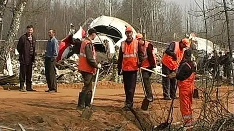 Prokuratorzy nie mogli być wcześniej w Moskwie, bo załoga CASY odmówiła im lotu