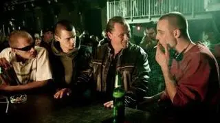 Postać Krzysztofa Kozaka, który w filmie "Jesteś Bogiem" nazywa się Krzysztof Koza "Kozak", zagrał Piotr Nowak 