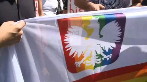 Śledztwo w sprawie transparentu z orłem na tęczowym zostało w środę umorzone