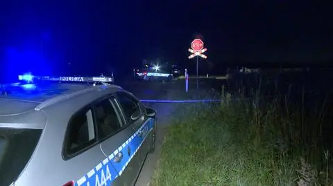 Zachodniopomorskie: samochód zderzył się z pociągiem, kierowca uciekł
