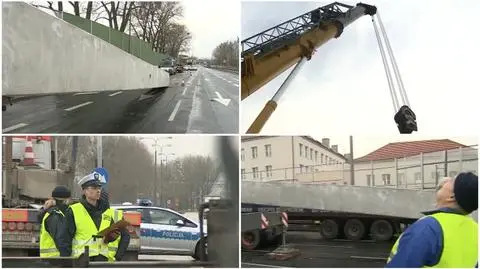 Trwają próby podniesienia słupa z jezdni