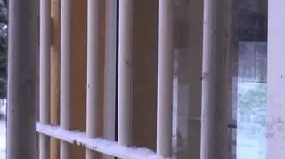 W sześciu strzeżonych ośrodkach Straży Granicznej wymienione zostaną okna i znikną kraty 