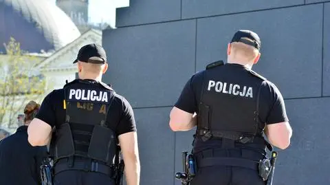 Szybkie radiowozy, motocykle i "tajna broń". Policja idzie na wojnę z piratami (materiał "Faktów po Południu" z 19.07)