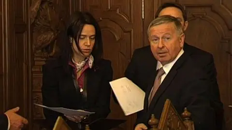Podpisał memorandum. Dzień wcześniej był "zaskoczony" propozycją budowy Jamału II 