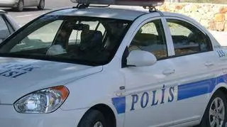 Funkcjonariusze pomogli palącemu się mężczyźnie