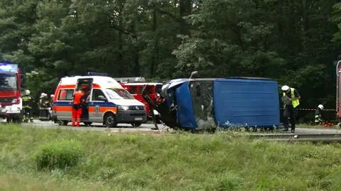 Zderzenie busa i dwóch aut w Dębskiej Kuźni