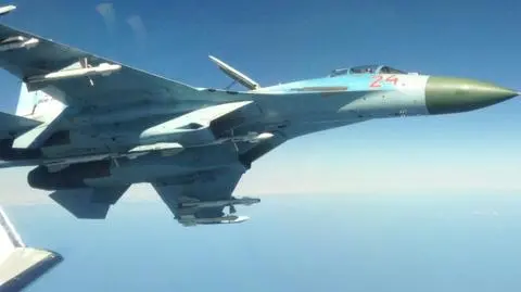 Rosyjski Su-27 pokazuje Szwedom swoje uzbrojenie