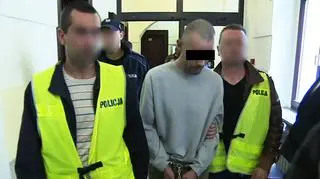 Brutalny gwałt pedofila na 9-latku w Grudziądzu. Śledczy opisują, że mężczyzna uderzył chłopca kamieniem w głowę, zaciągnął do klatki i zgwałcił. Zaatakował dziecko kilka godzin po tym, jak wyszedł z więzienia. Tam odsiadywał za pedofilię wyrok 5 lat pozbawienia wolności.