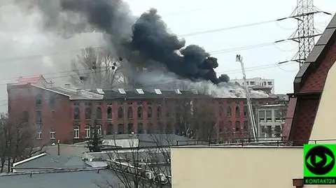 Pożar pustostanu. Ogień gasiło 14 zastępów straży pożarnej