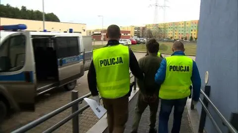 25-latek, który dźgnął policjanta w głowę, usłyszał zarzuty