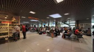 Kraków Airport jest największym regionalnym portem lotniczym w Polsce. W letniej siatce połączeń lotnisko ma 82 połączenia