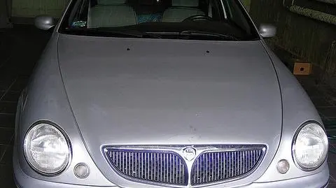 Policyjny pościg za pijanym kierowcą w Tarnobrzegu. Padły strzały