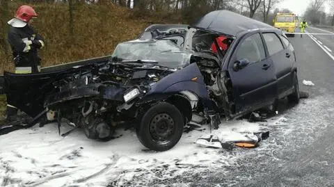 Śmiertelny wypadek pod Lesznem. Zablokowana krajowa "5"