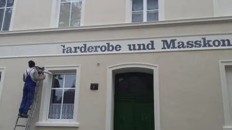 Niemiecki napis odnowiono a następnie zamalowano