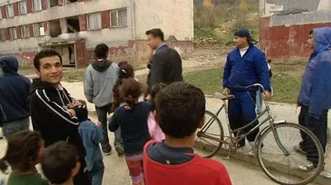 Radykał przejął działkę z Romami. Chce ich usunąć