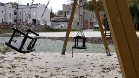 10-latkę znaleziono na placu zabaw
