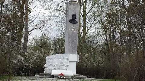 Zdewastowali pomnik radzieckiego generała