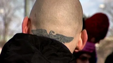 Polacy uciekają przed neonazistami