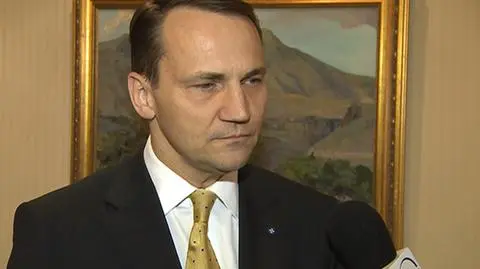 Radosław Sikorski wymaga od Dmitrija Miedwiediewa dotrzymania słowa ws. przekazania wraku