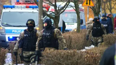 Biernacki: służby muszą być aktywne w zabezpieczaniu państwa i obywateli przed zagrożeniami