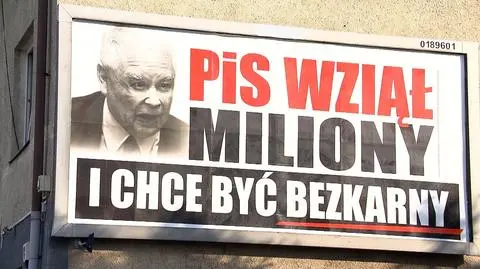 Na ulicach pojawiły się plakaty z hasłami zaczynającymi się od słów "PiS wziął miliony"