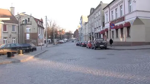 Strzelał z broni na kulki. Uszkodził elewację i samochód
