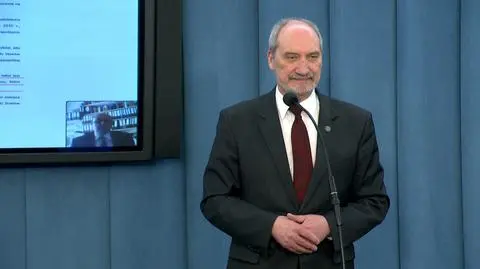 Macierewicz na konferencji przekonywał, że do spotkania z prokuratorami nie doszło z ich winy