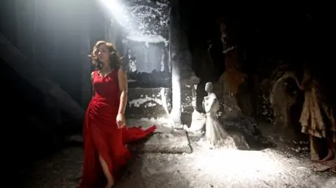 64 metry pod ziemią.
W Wieliczce powstaje film