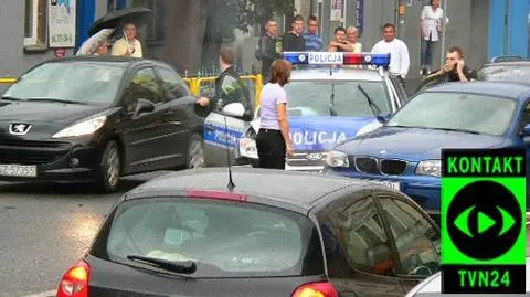BMW uderzyło w radiowóz na sygnale