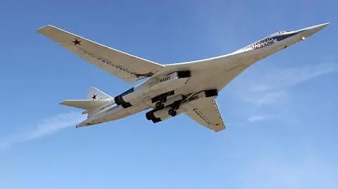 Tu-160 są zdolne do przenoszenia nuklearnych pocisków manewrujących (nagranie archiwalne: "Biały Łabędź" nad Morzem Bałtyckim)
