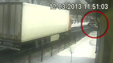 Tir blokował audi, policja prosi kierowcę o kontakt 