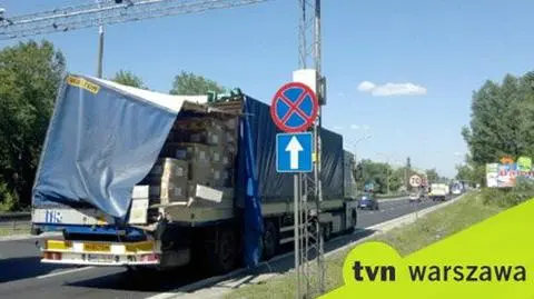 Wiózł związkowców, uderzył w tył naczepy