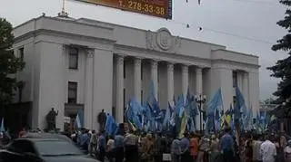Do parku Maryjskiego w Kijowie przybyło wielu zwolenników koalicji