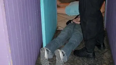 Policja uderza w domy publiczne. Osiem osób zatrzymanych
