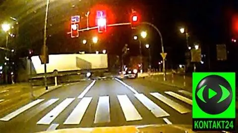 Wjechał w ciężarówkę. Dostał 6 pkt i 500 zł mandatu