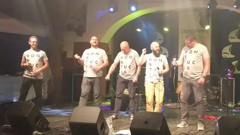 Słowo dzieli, zamiast łączyć
