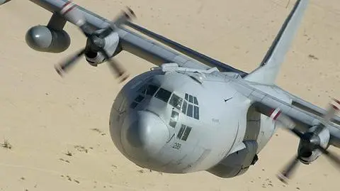 Brytyjscy żołnierze wysadzili samolot