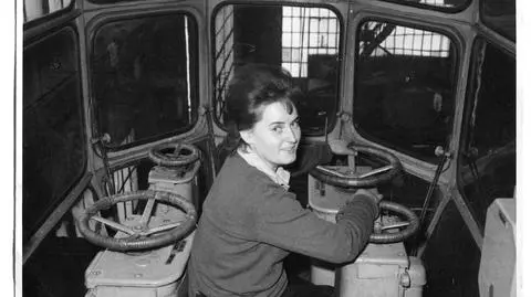 Helena Dmochowska pracowała na suwnicy 