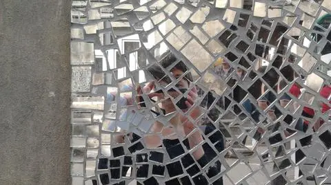 Lustrzaną mozaiką chcą ożywić niezwykłe miejsce