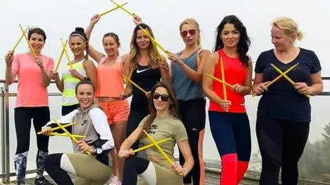 Żony i narzeczone polskich piłkarzy. Trening WAGs na hotelowym dachu