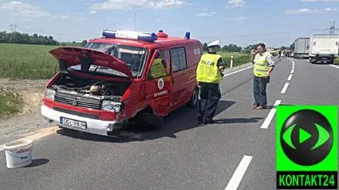Zderzenie busa strażaków i osobówek
