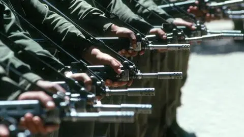 "Cywile na linii ognia"