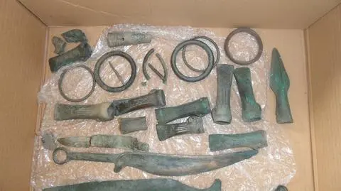 Archeolog o znaleziskach (wideo archiwalne)