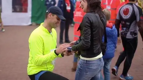 Niezwykłe oświadczyny na mecie maratonu