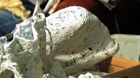 Koronka z plastikowej torby