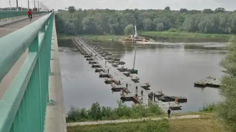 Most pontonowy na Wiśle w Warszawie