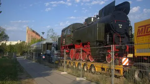 Na Ratajach stanęły już lokomotywa i wagon restauracyjny